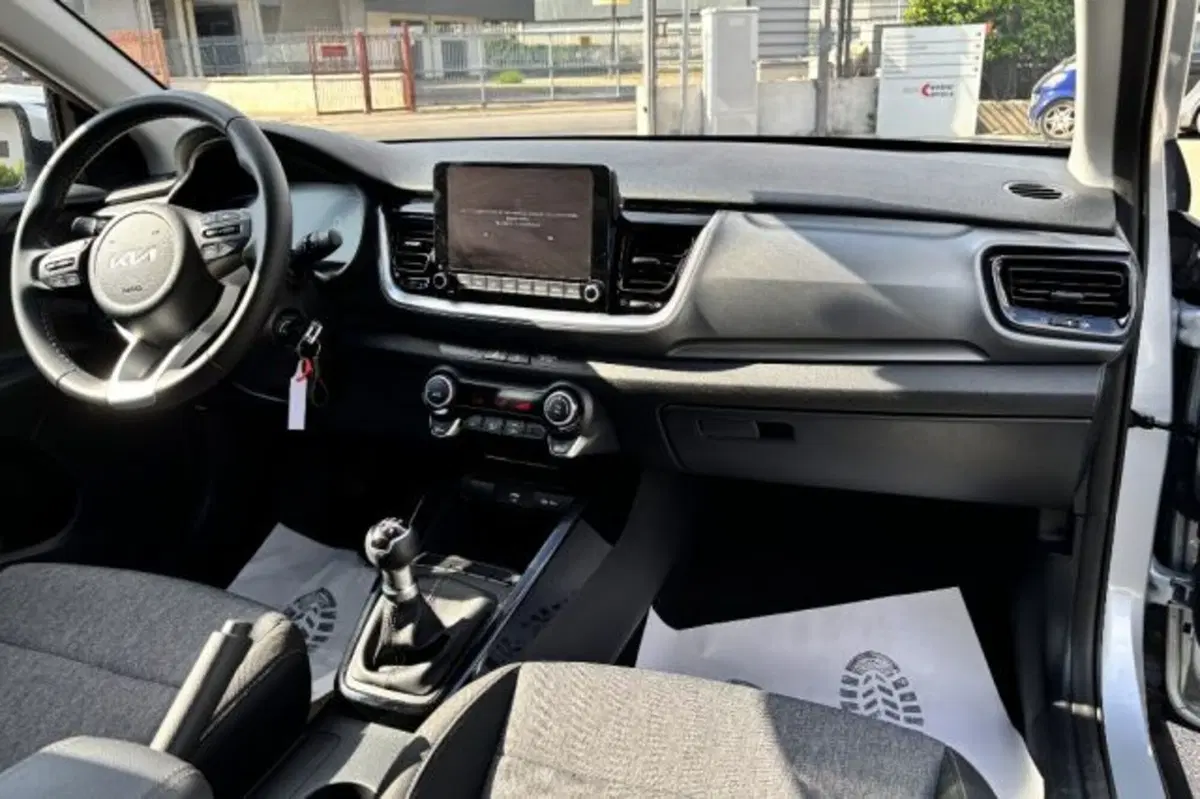 Kia Stonic usata a Latina (9)