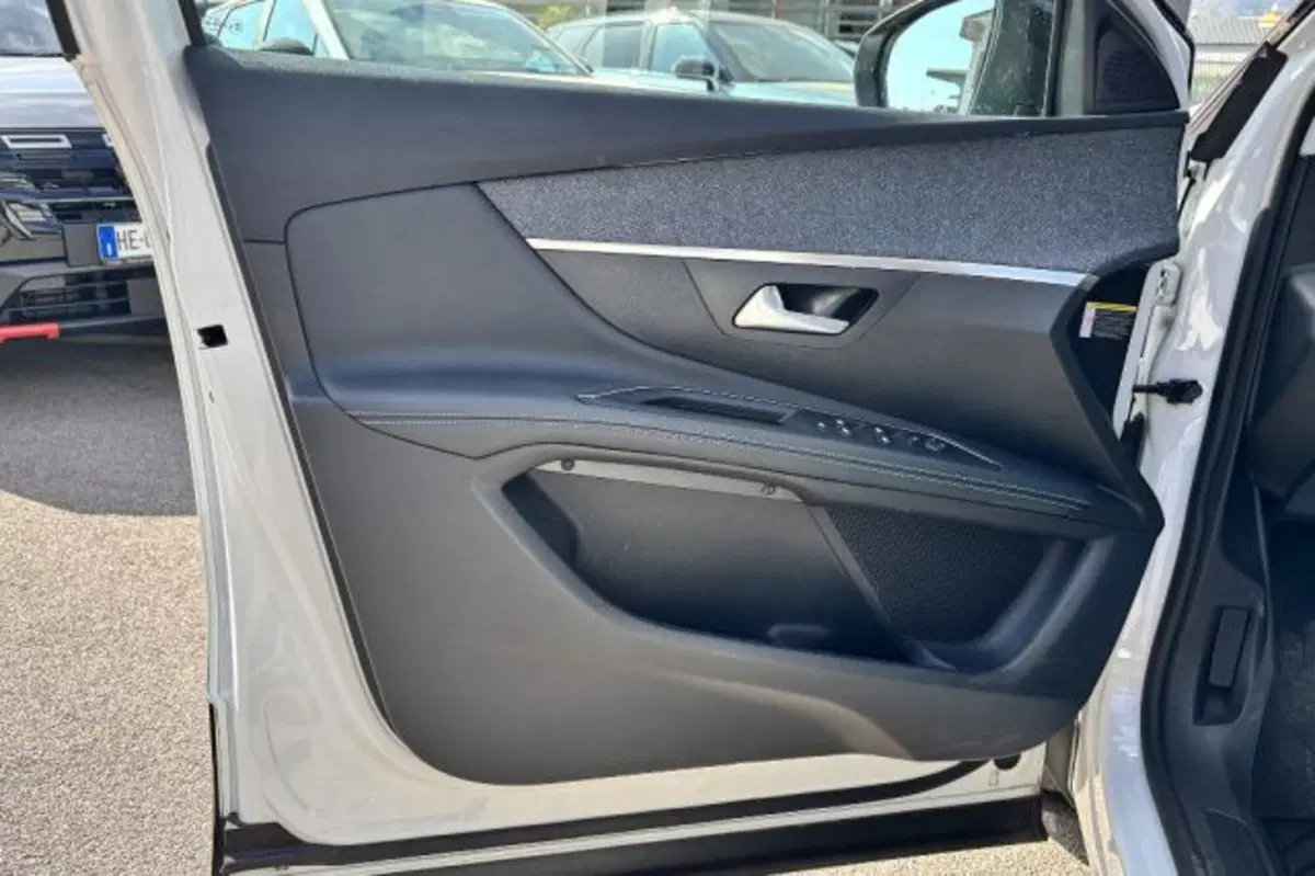 Peugeot 3008 usata a Latina (12)