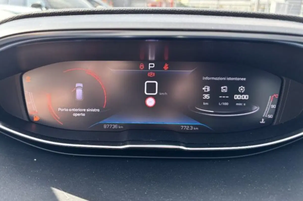 Peugeot 3008 usata a Latina (13)