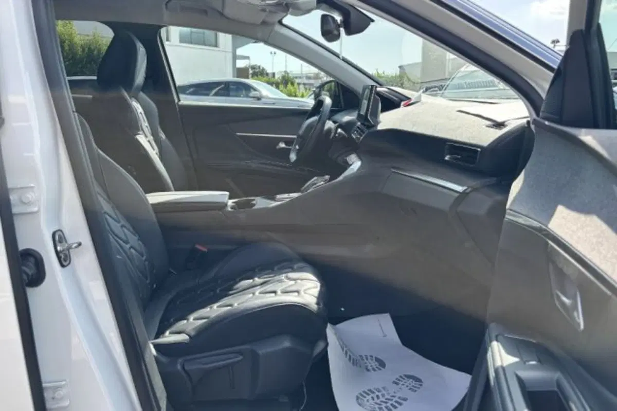 Peugeot 3008 usata a Latina (8)
