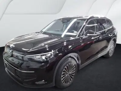 Volkswagen Tiguan 1.5 etsi Life 130cv dsg del 2025 usata a Magenta