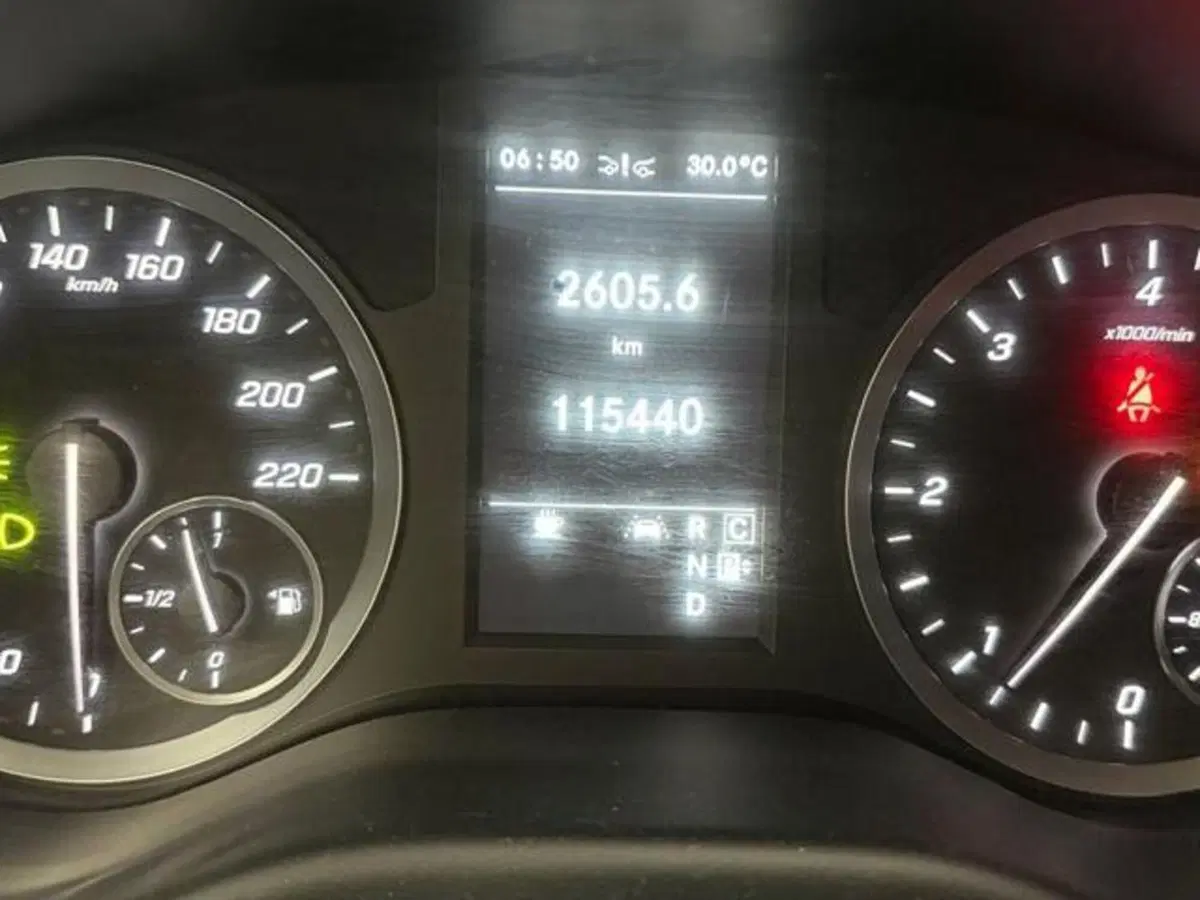 Mercedes-Benz Vito usata a Milano (7)