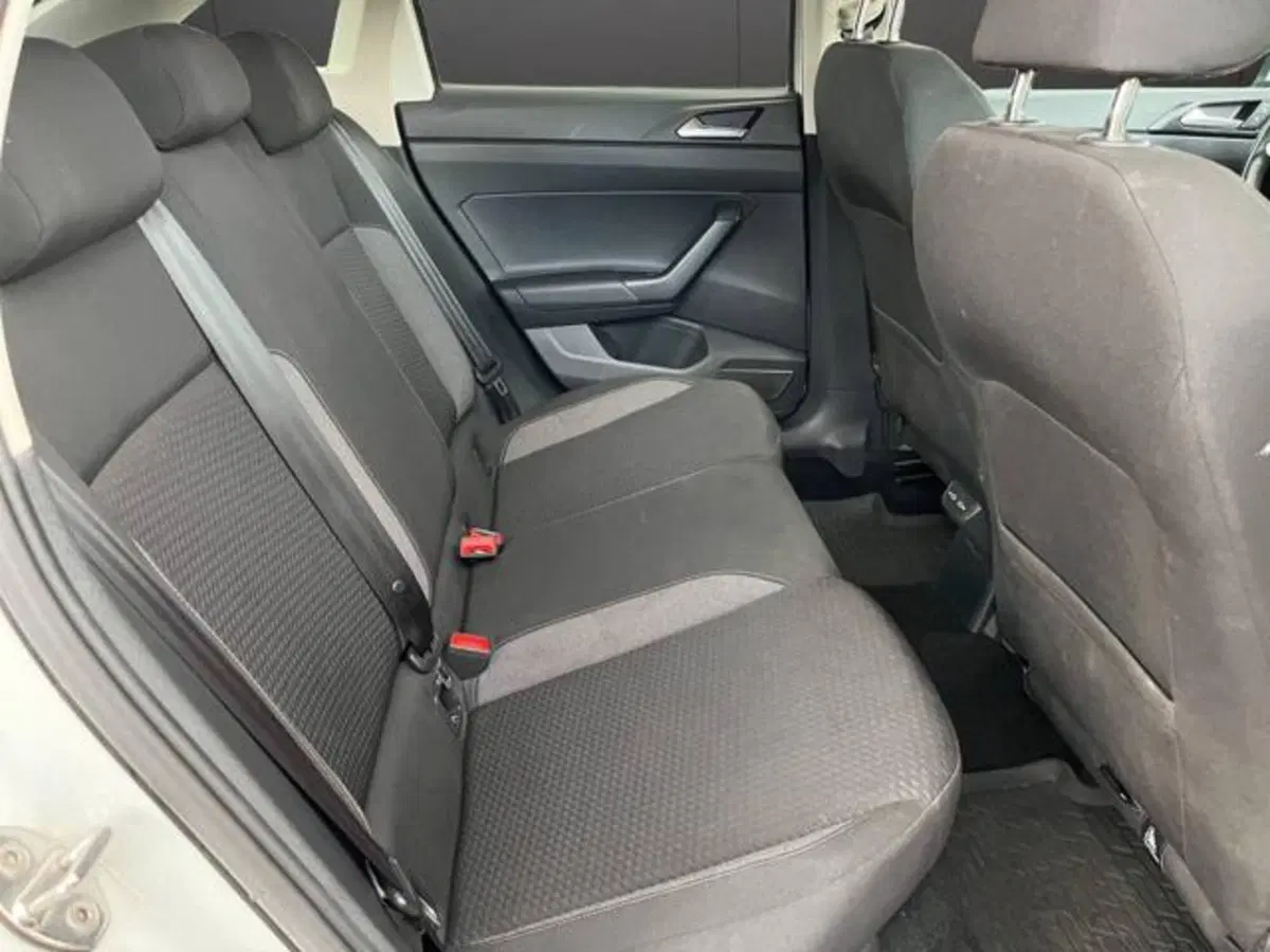 Volkswagen Taigo usata a Milano (11)