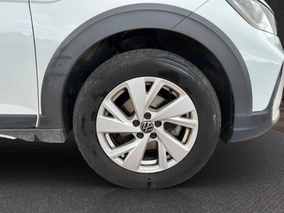 Volkswagen Taigo usata a Milano (9)