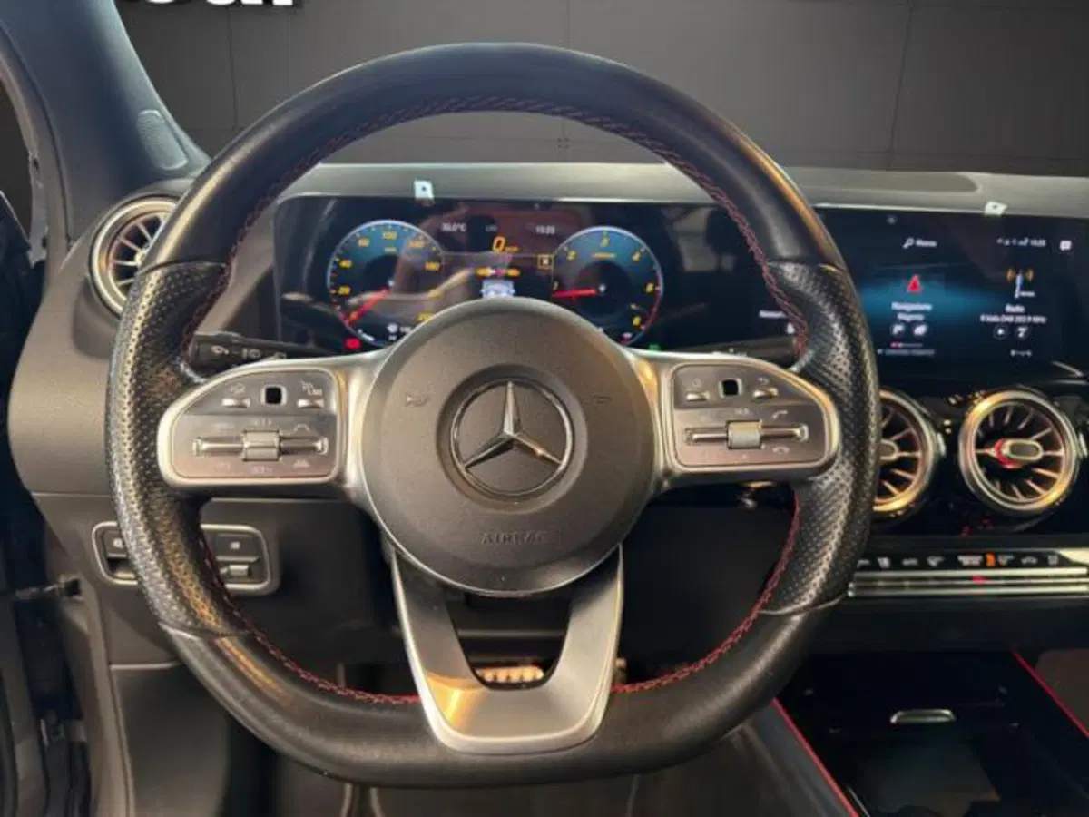 Mercedes-Benz GLA SUV usata a Milano (8)