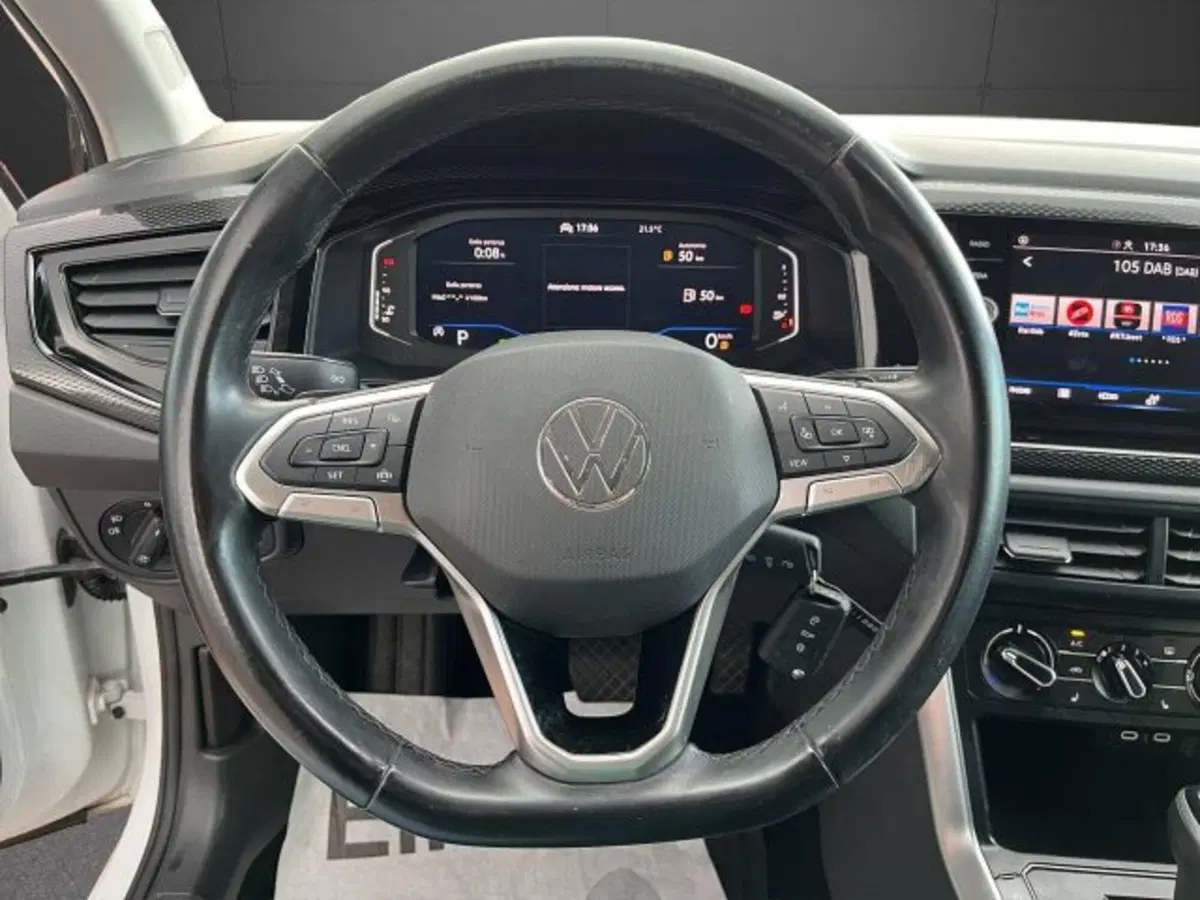 Volkswagen Taigo usata a Novara (15)