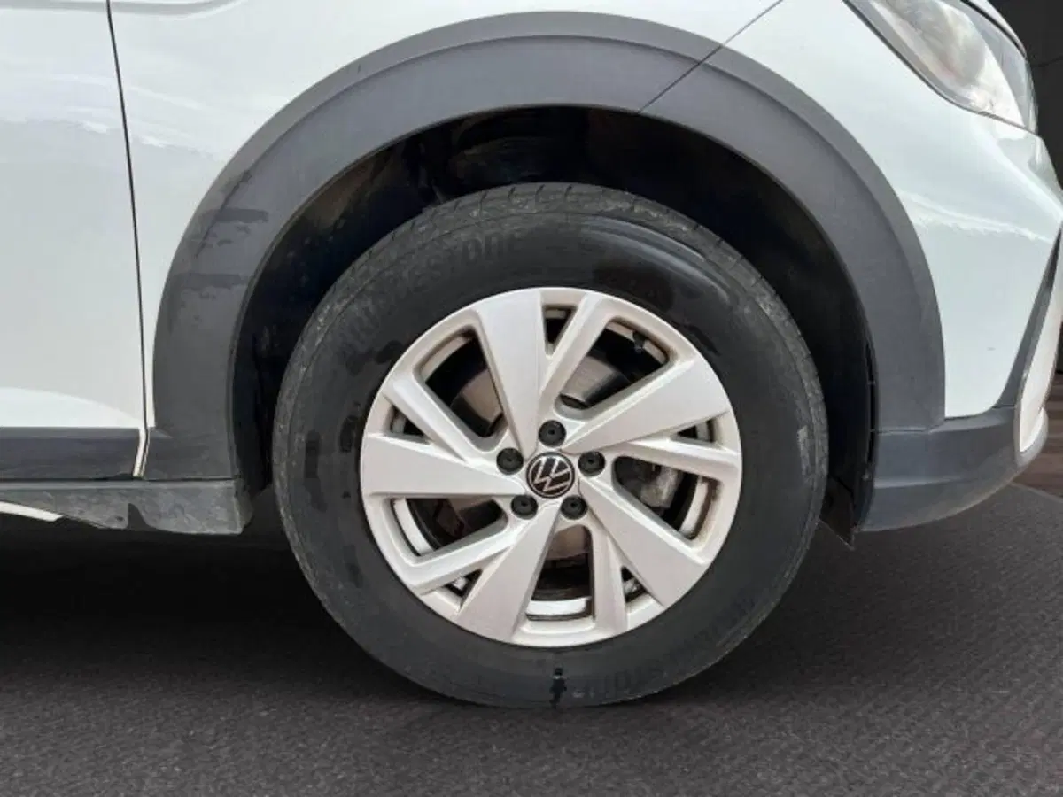 Volkswagen Taigo usata a Novara (9)