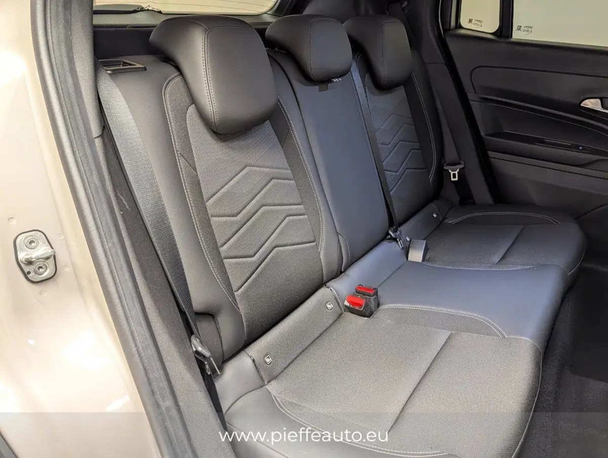 Jeep Avenger usata a Teramo (14)