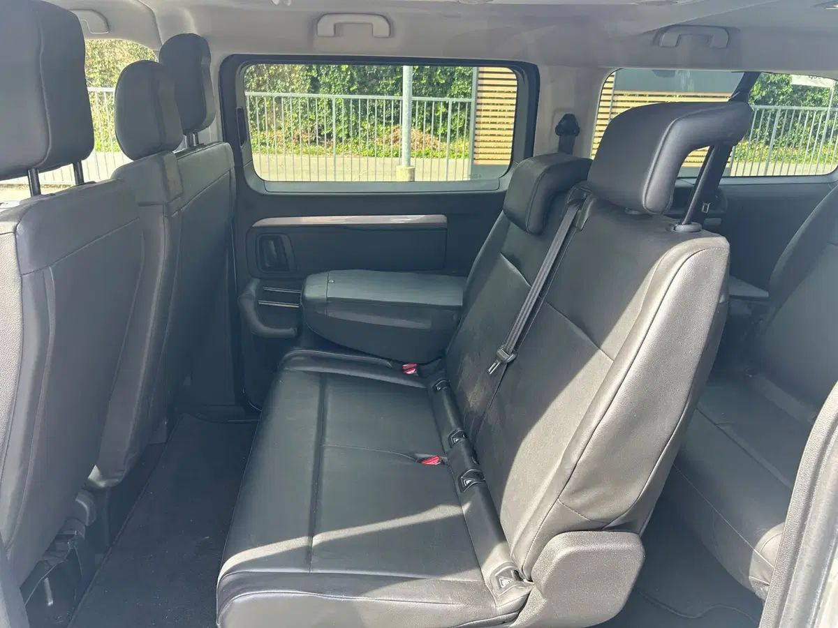 Toyota Proace Verso usata a Piacenza (12)