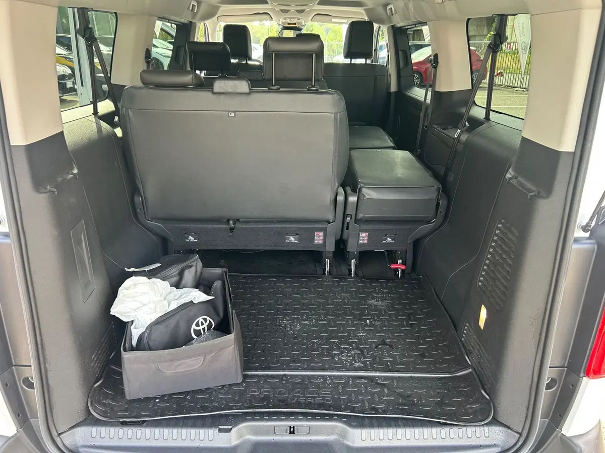 Toyota Proace Verso usata a Piacenza (13)