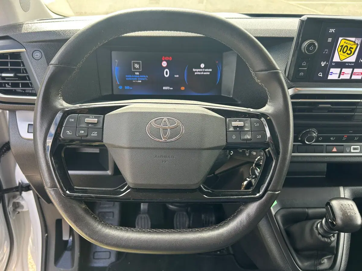 Toyota Proace Verso usata a Piacenza (18)