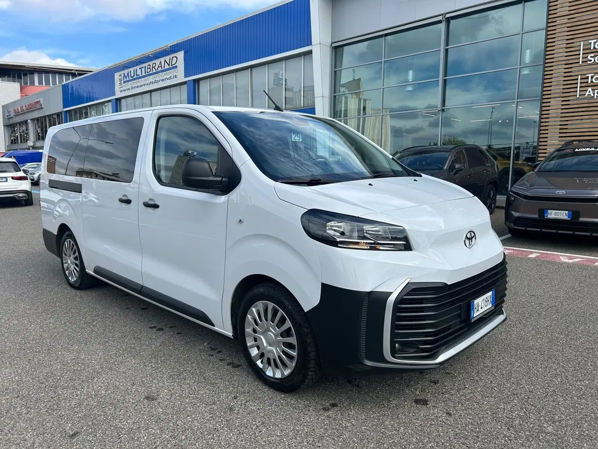 Toyota Proace Verso usata a Piacenza (6)