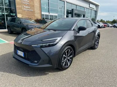 Toyota Toyota C-HR 1.8 hv Lounge fwd e-cvt del 2024 usata a Piacenza