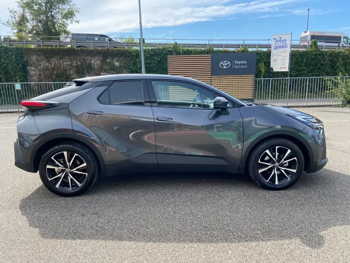 Toyota Toyota C-HR usata a Piacenza (8)