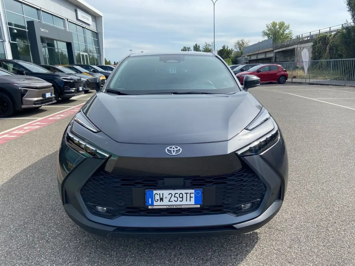 Toyota Toyota C-HR usata a Piacenza (9)