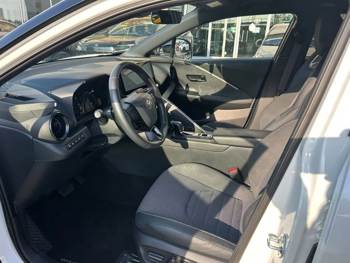 Toyota Toyota C-HR usata a Piacenza (8)