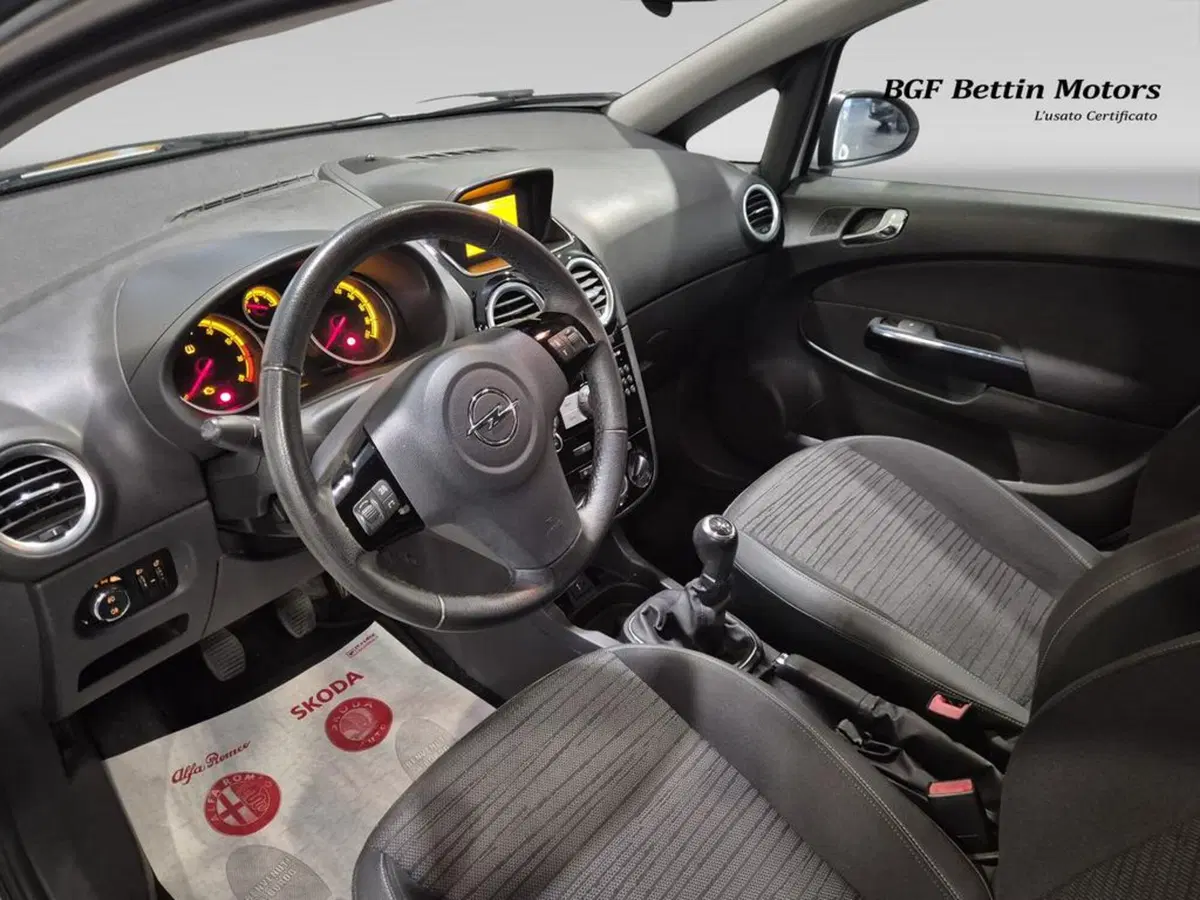 Opel Corsa usata a Padova (10)
