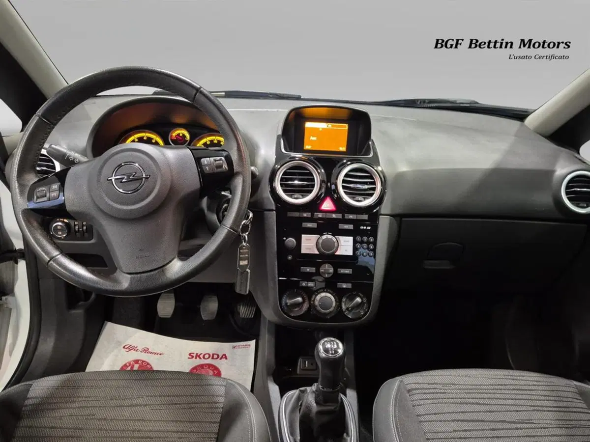 Opel Corsa usata a Padova (11)