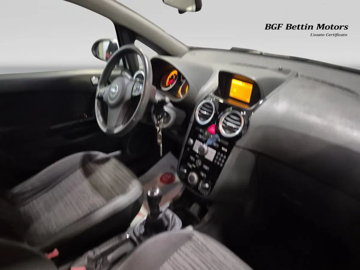 Opel Corsa usata a Padova (14)