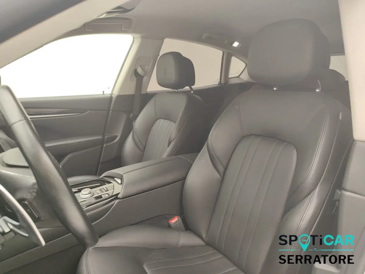 Maserati Levante usata a Como (12)