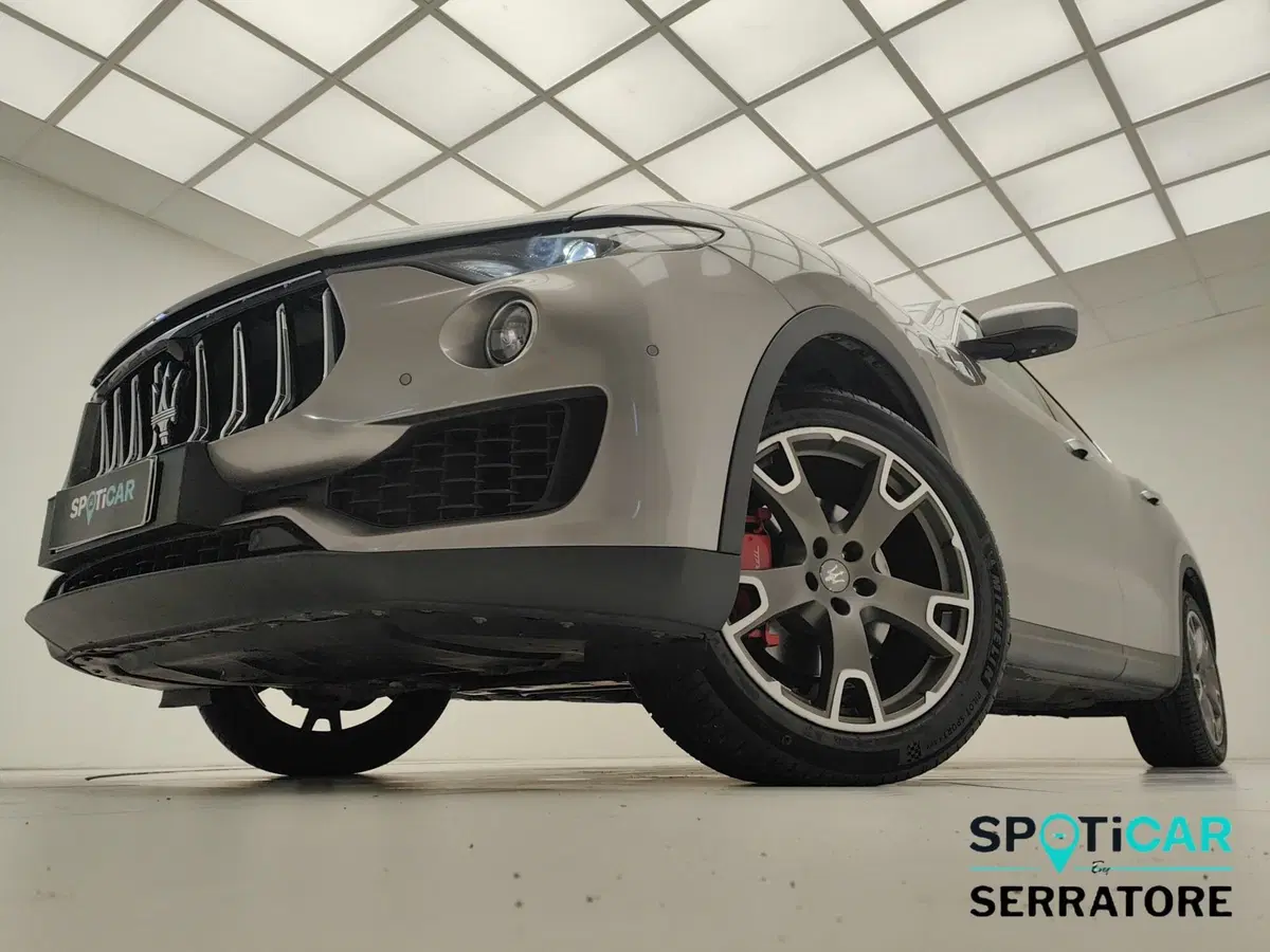 Maserati Levante usata a Como (14)