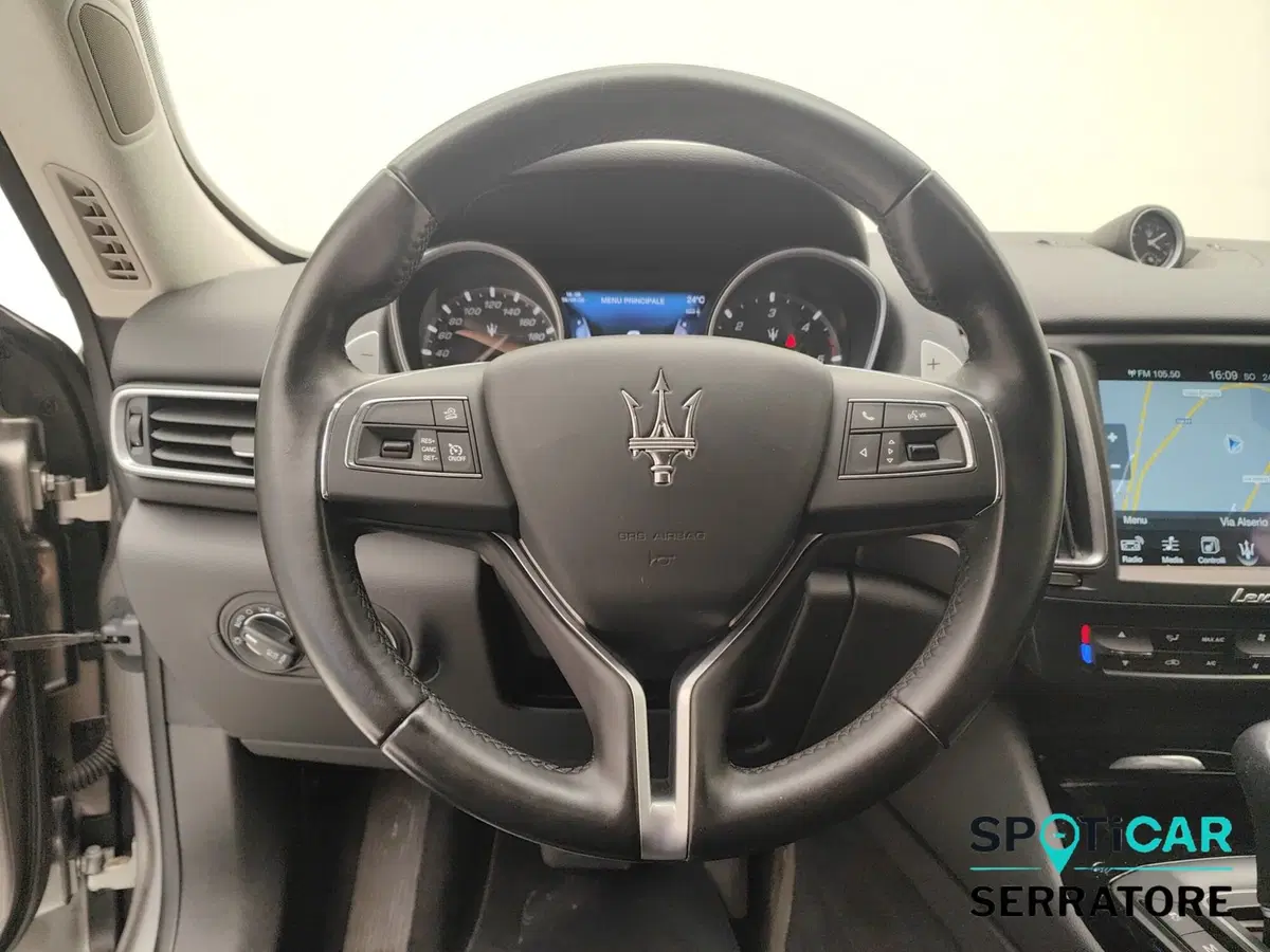 Maserati Levante usata a Como (18)