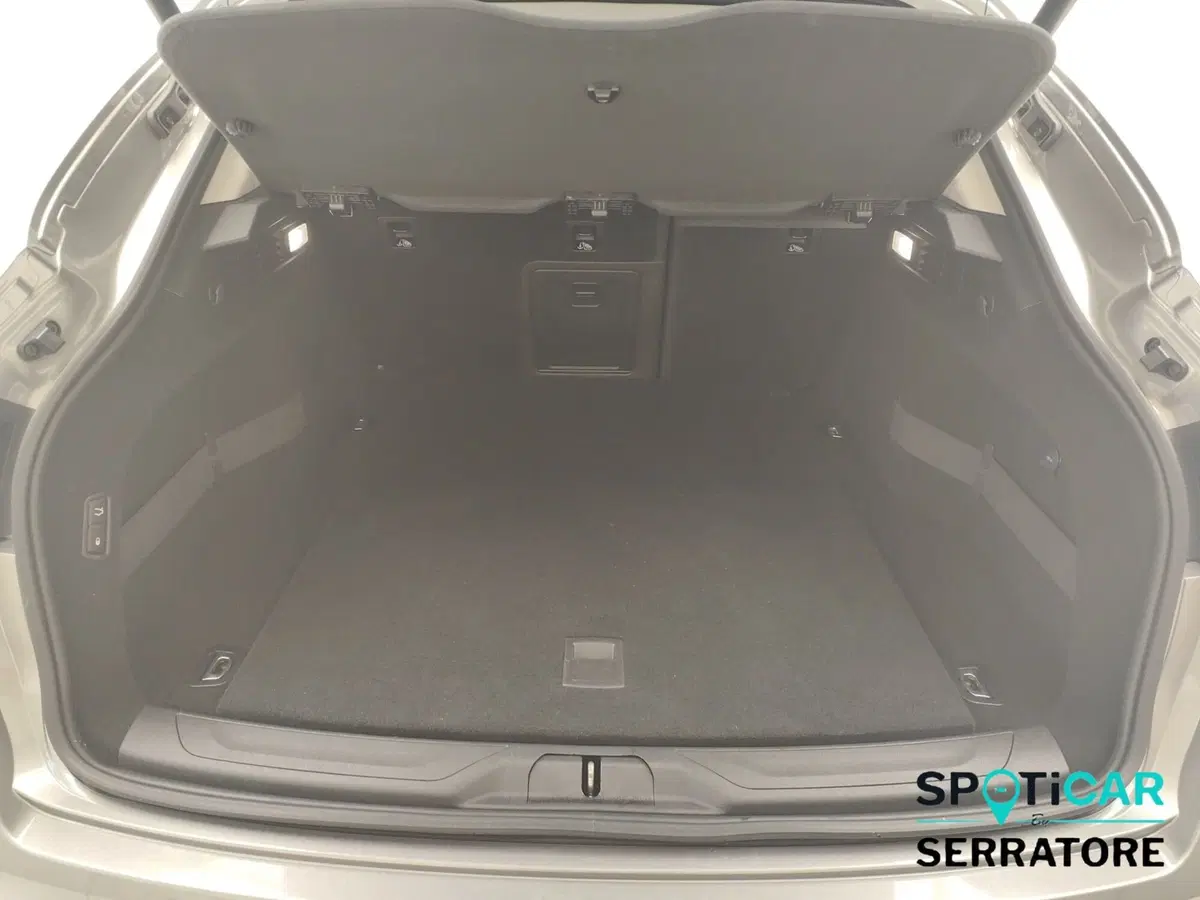 Maserati Levante usata a Como (19)