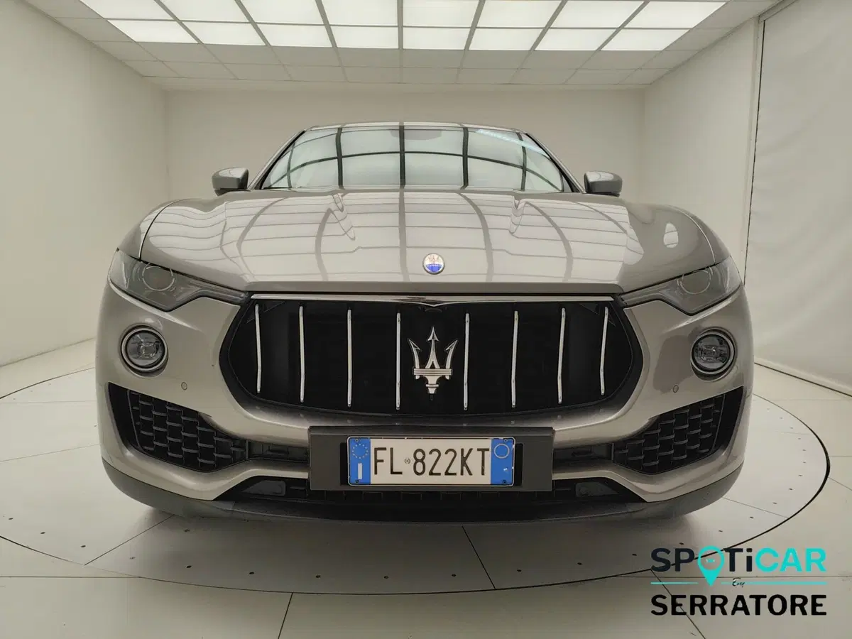 Maserati Levante usata a Como (2)