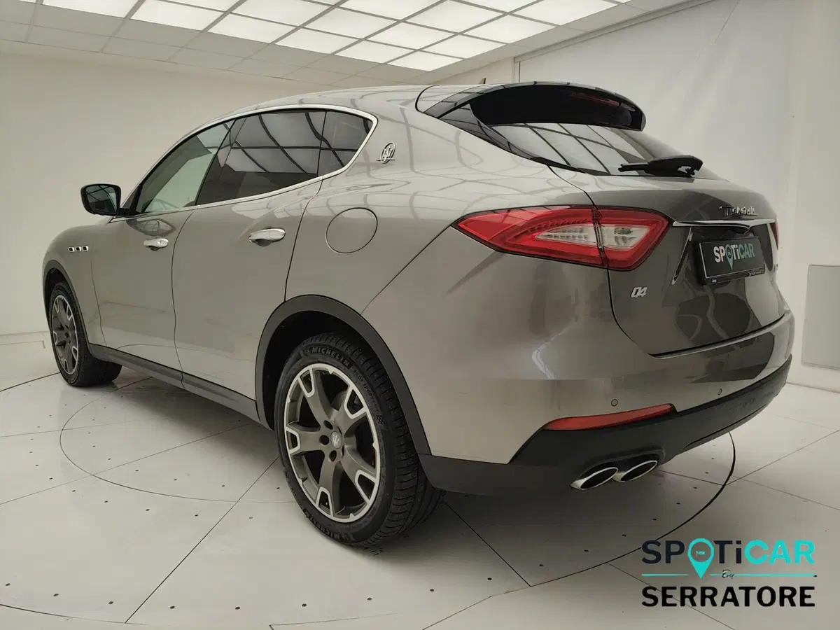 Maserati Levante usata a Como (4)