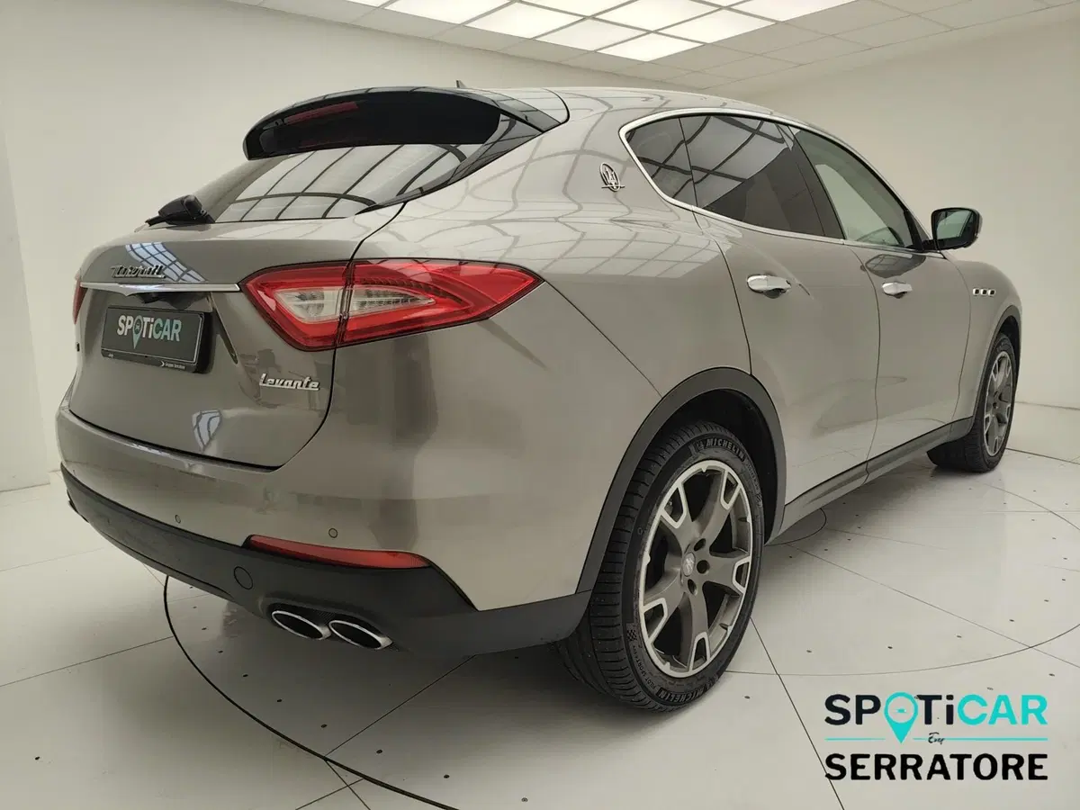 Maserati Levante usata a Como (6)
