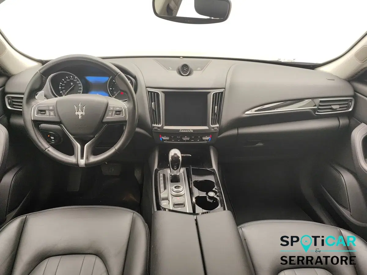 Maserati Levante usata a Como (7)
