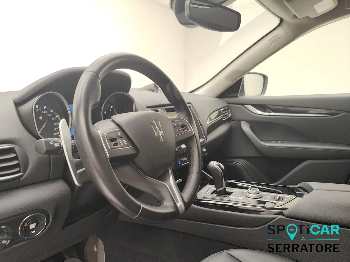 Maserati Levante usata a Como (9)