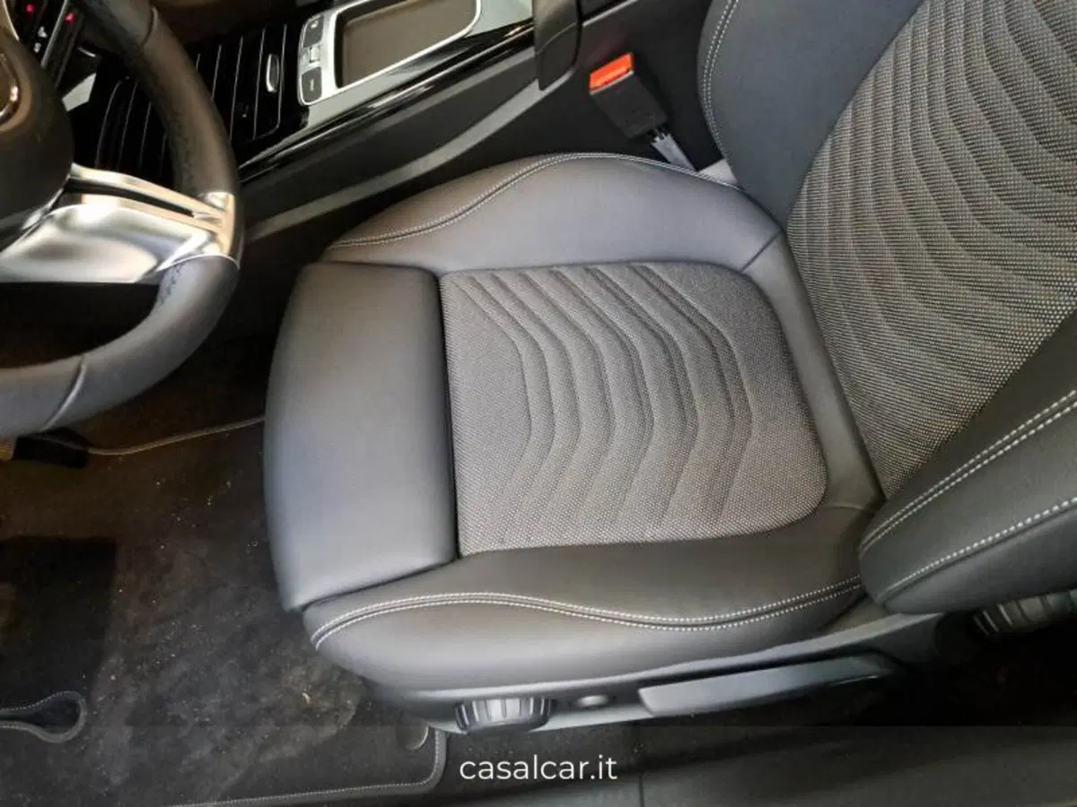 Mercedes-Benz Classe A nuova a Salerno (10)