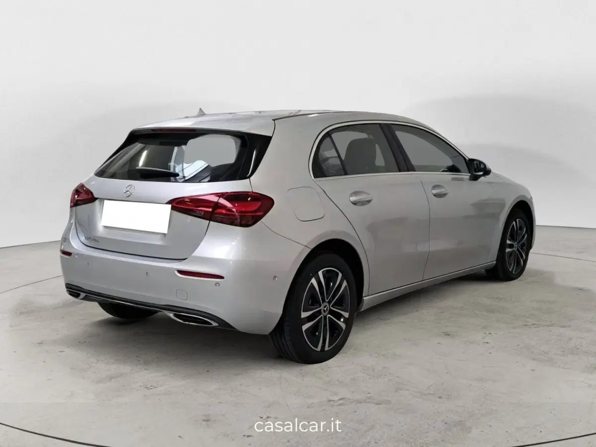 Mercedes-Benz Classe A nuova a Salerno (3)