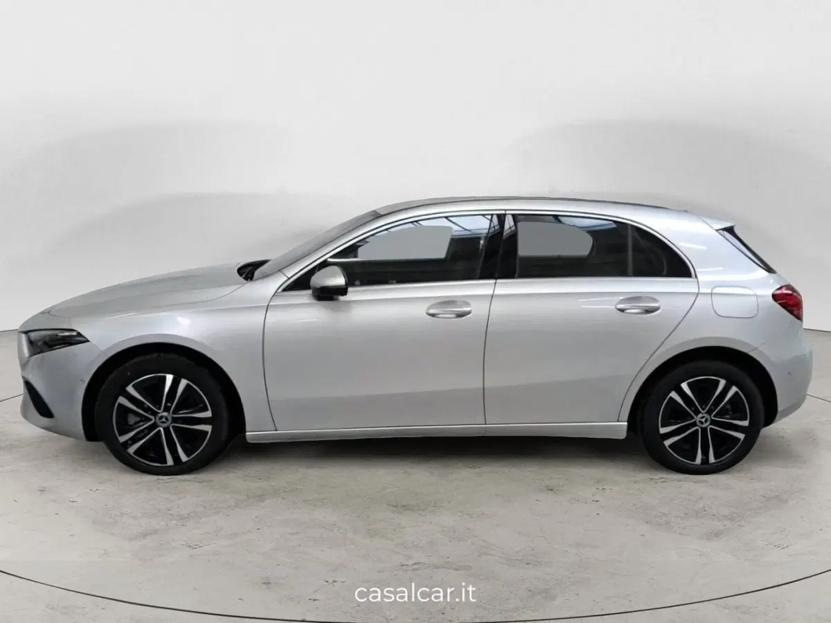 Mercedes-Benz Classe A nuova a Salerno (4)