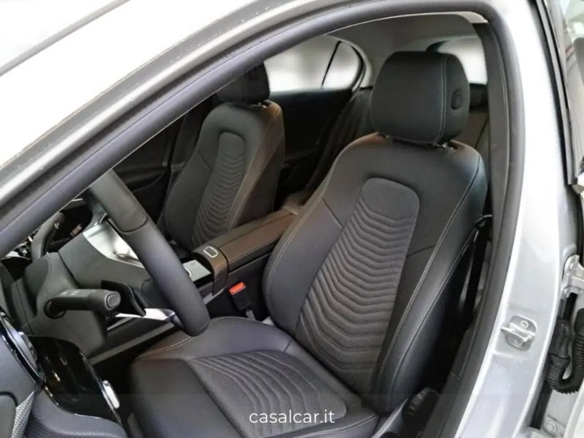 Mercedes-Benz Classe A nuova a Salerno (8)