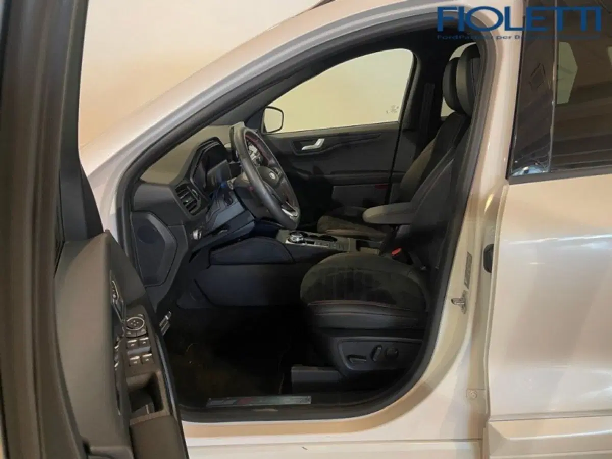 Ford Kuga nuova a Brescia (11)