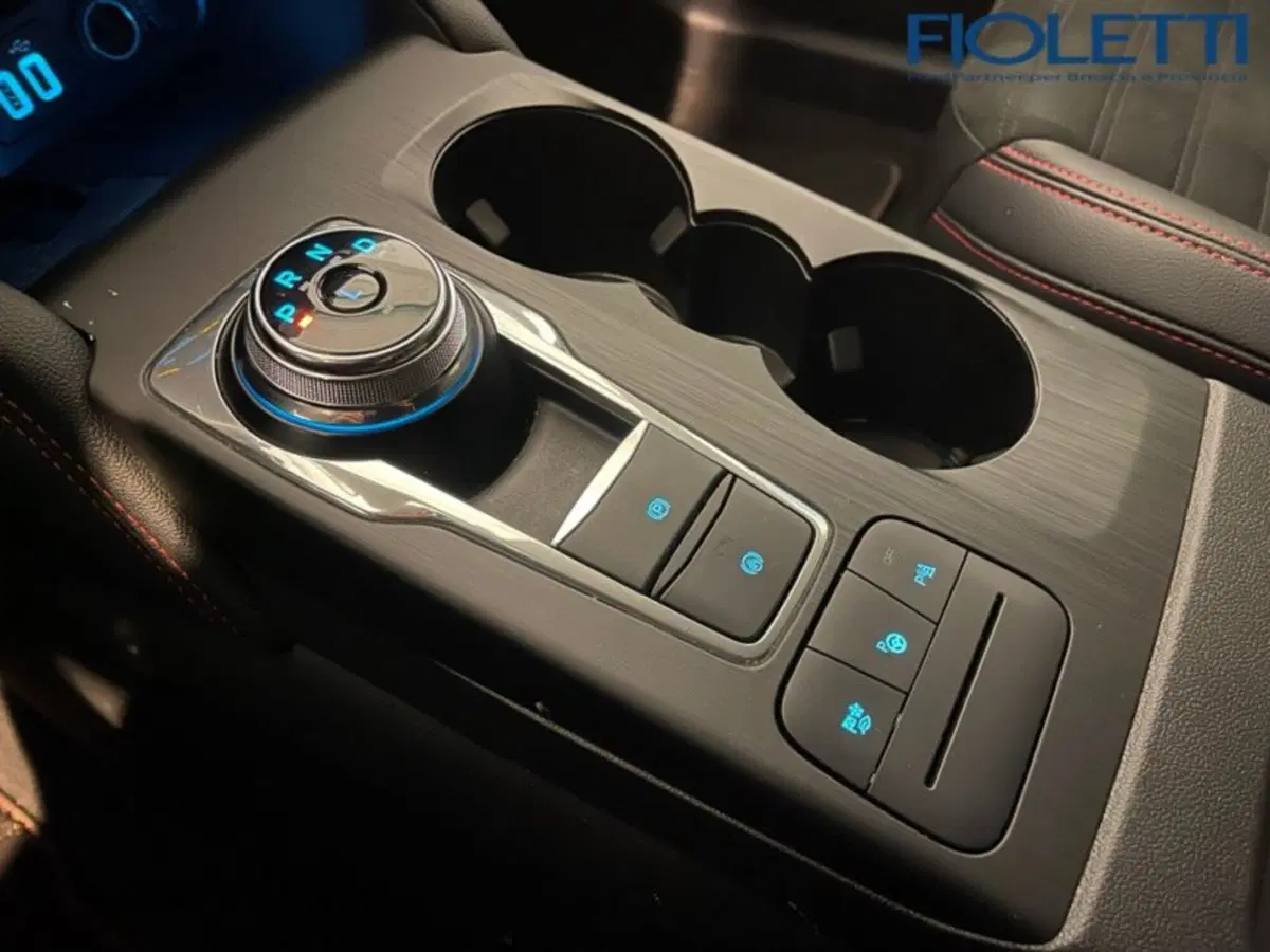 Ford Kuga nuova a Brescia (8)
