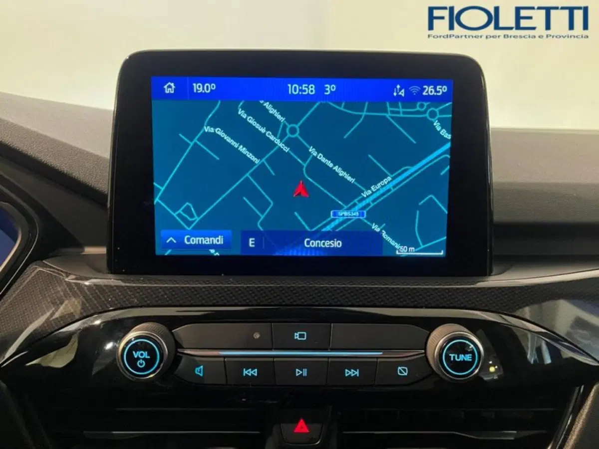 Ford Kuga nuova a Brescia (9)