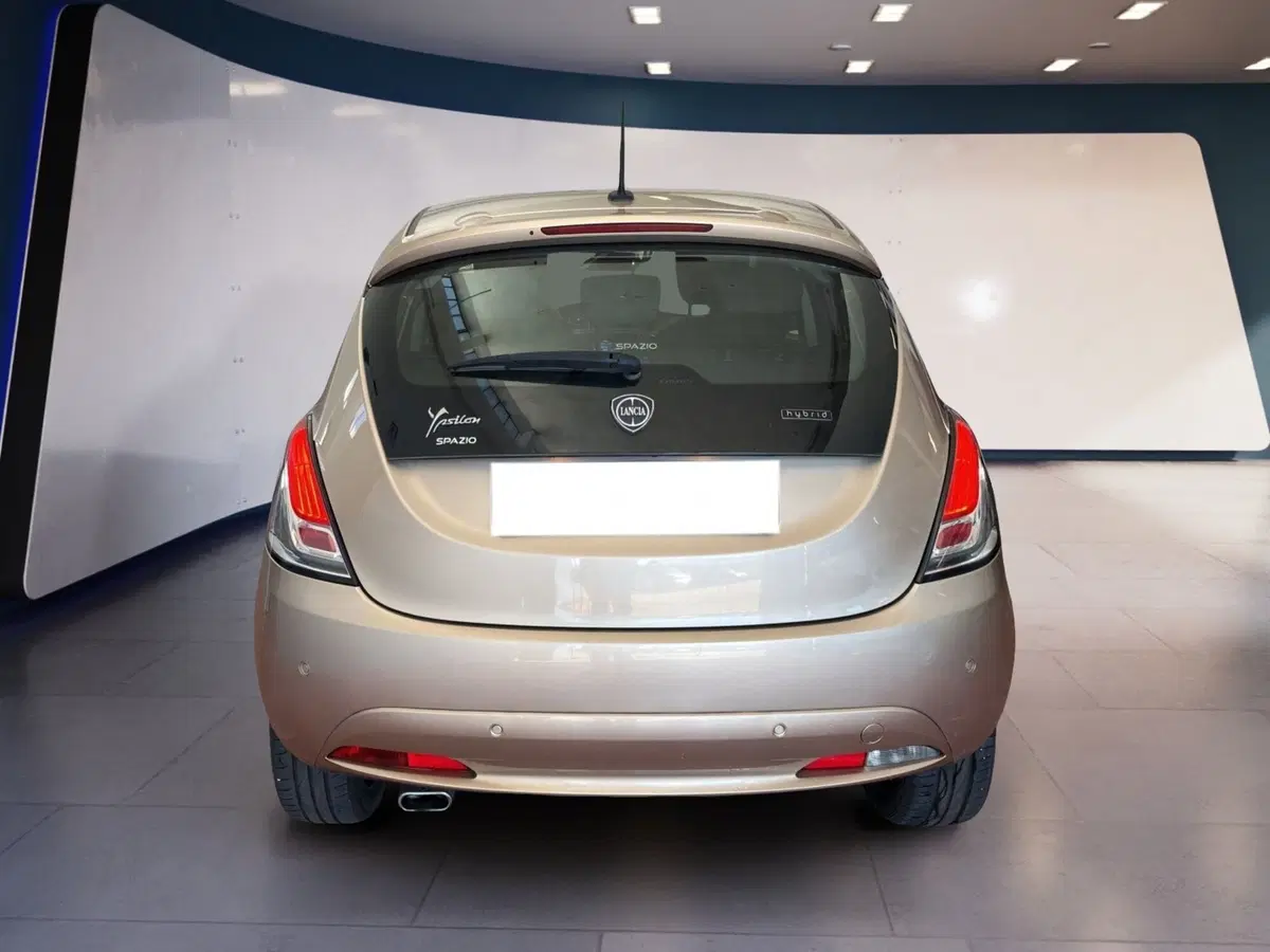 Lancia Ypsilon usata a Torino (5)