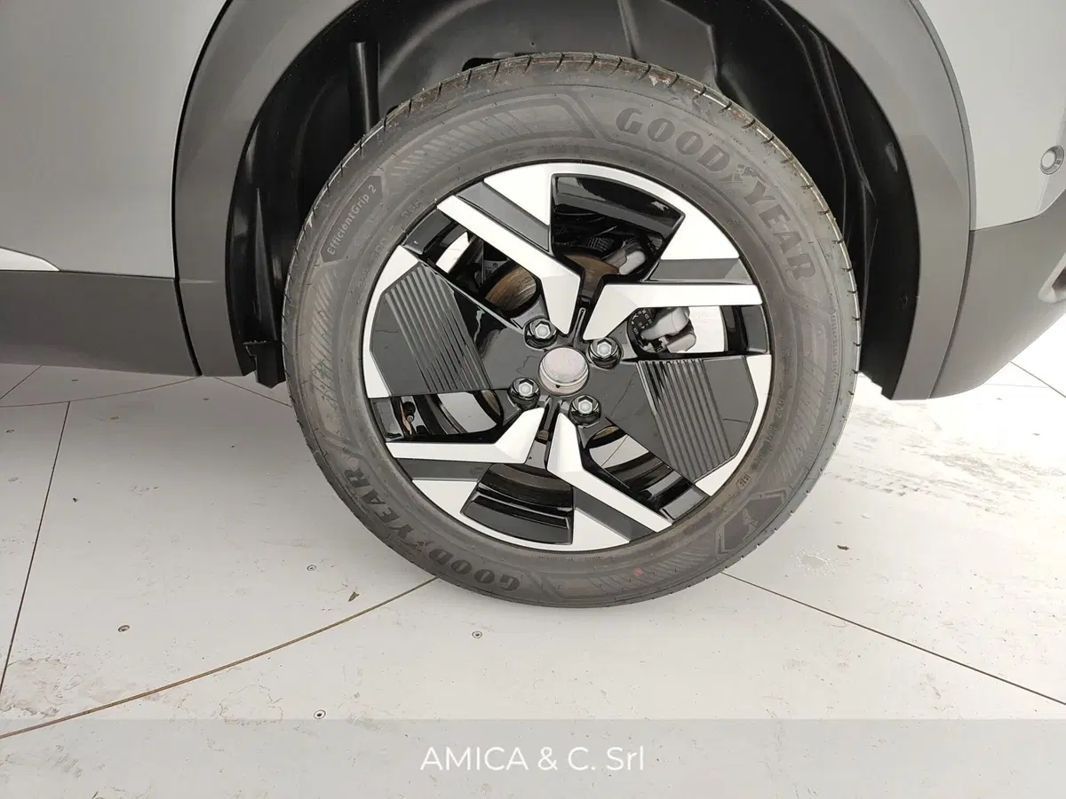 Peugeot 2008 nuova a Caserta (11)