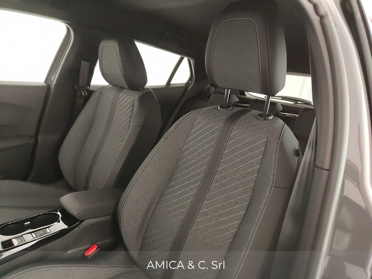 Peugeot 2008 nuova a Caserta (17)
