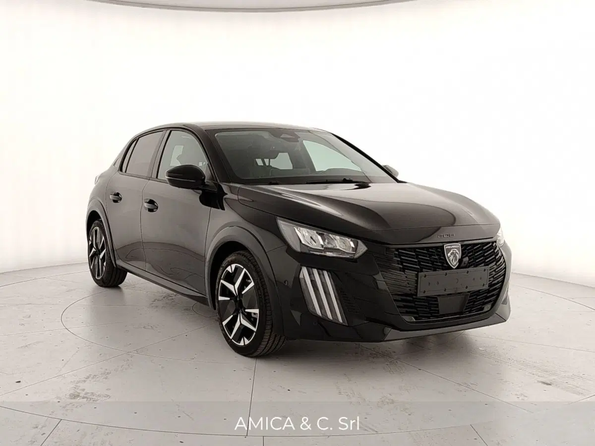 Peugeot 208 nuova a Caserta