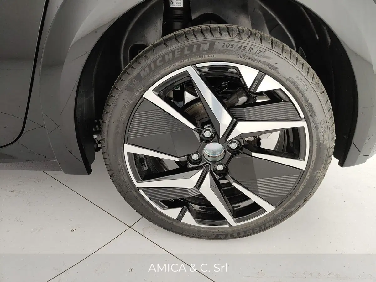 Peugeot 208 nuova a Caserta (10)