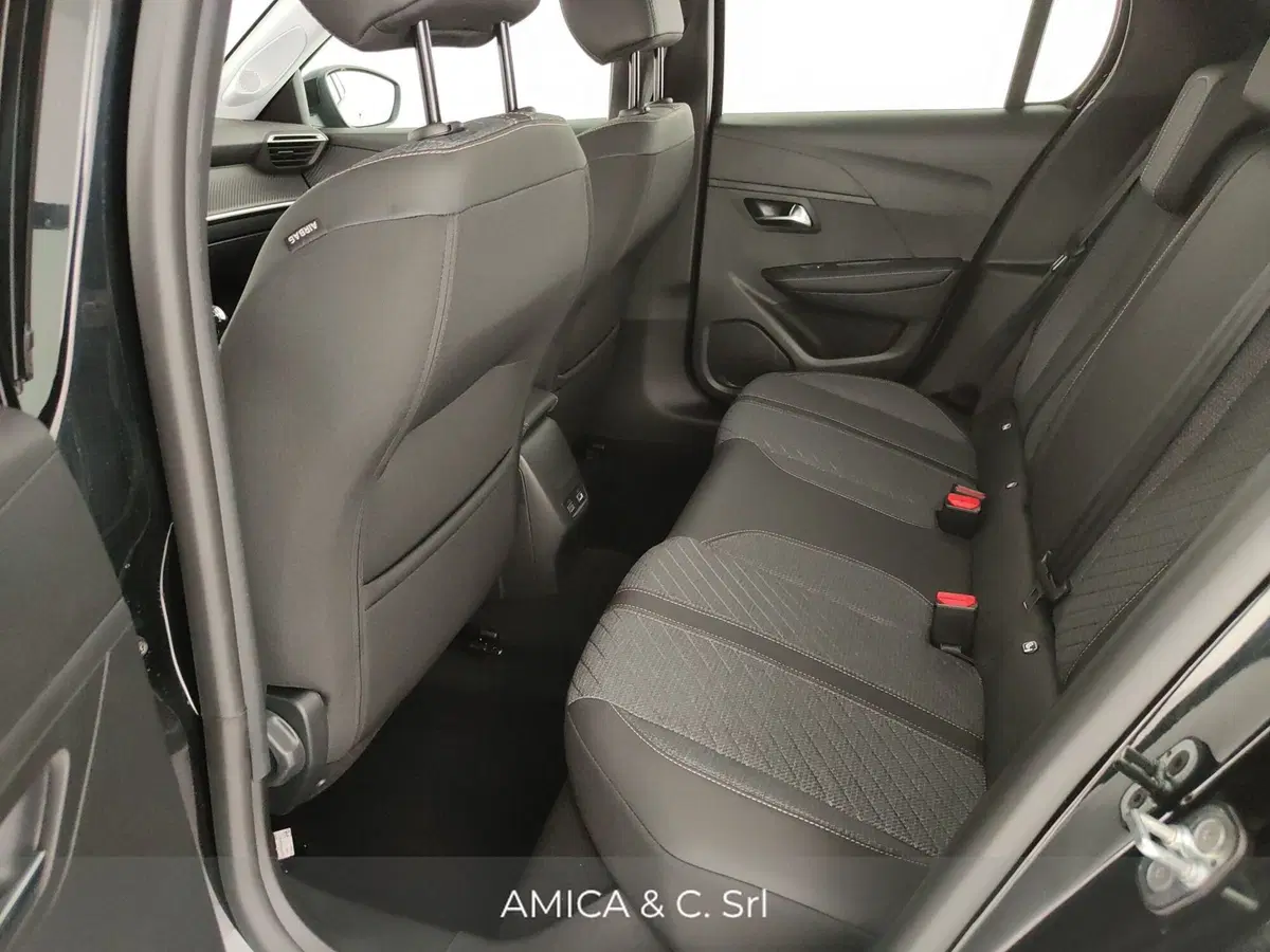 Peugeot 208 nuova a Caserta (16)