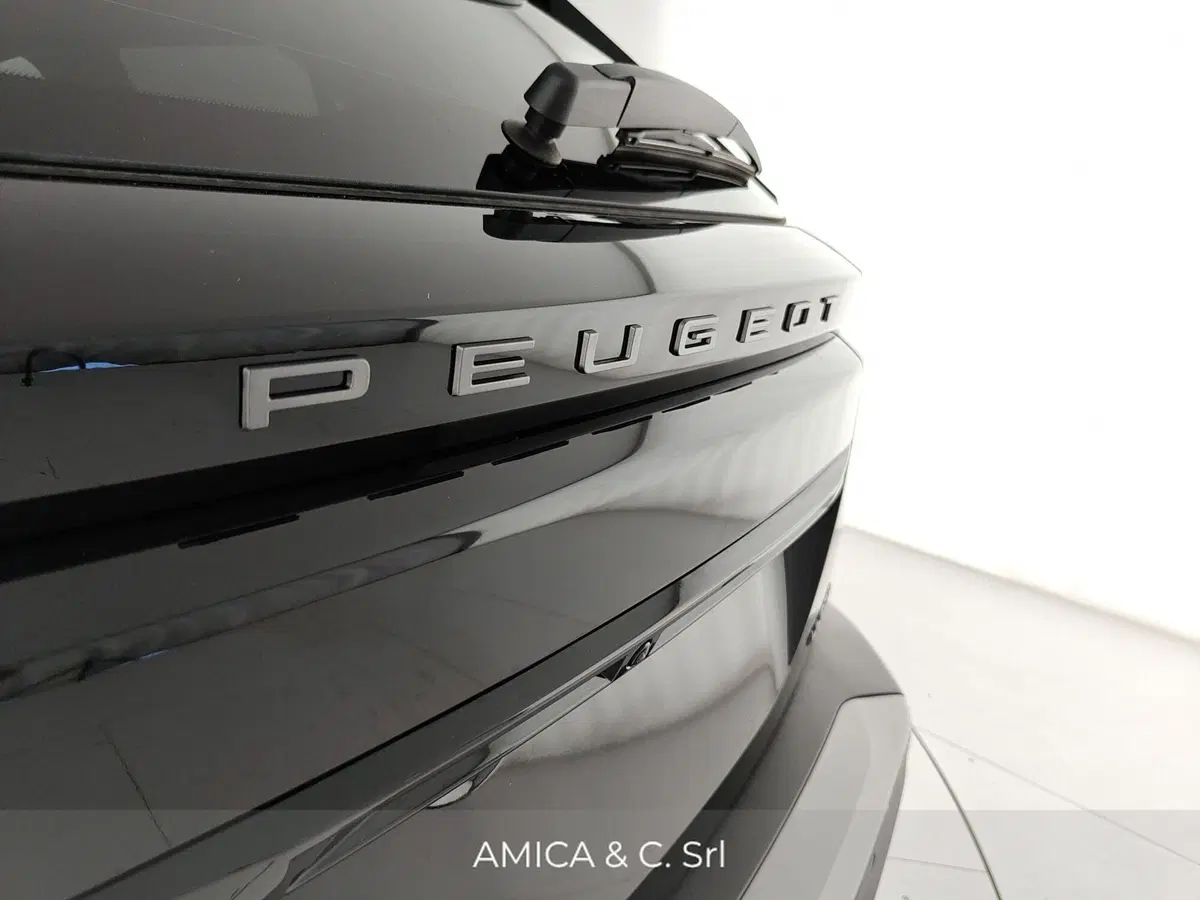 Peugeot 2008 nuova a Caserta (11)