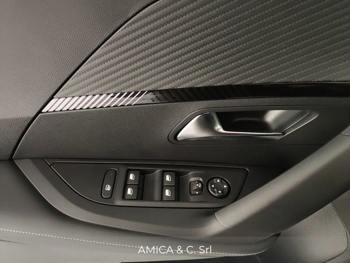 Peugeot 2008 nuova a Caserta (16)