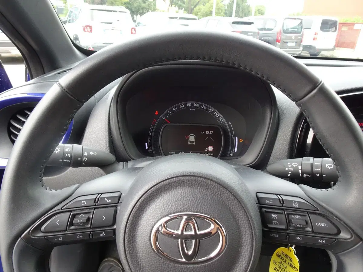 Toyota Aygo X usata a Treviso (9)