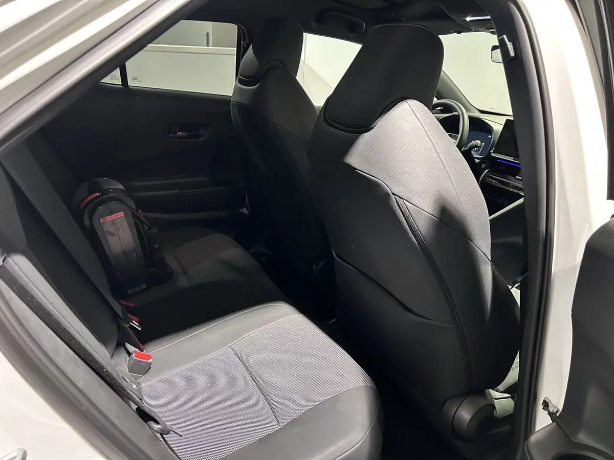 Toyota Toyota C-HR nuova a Milano (13)
