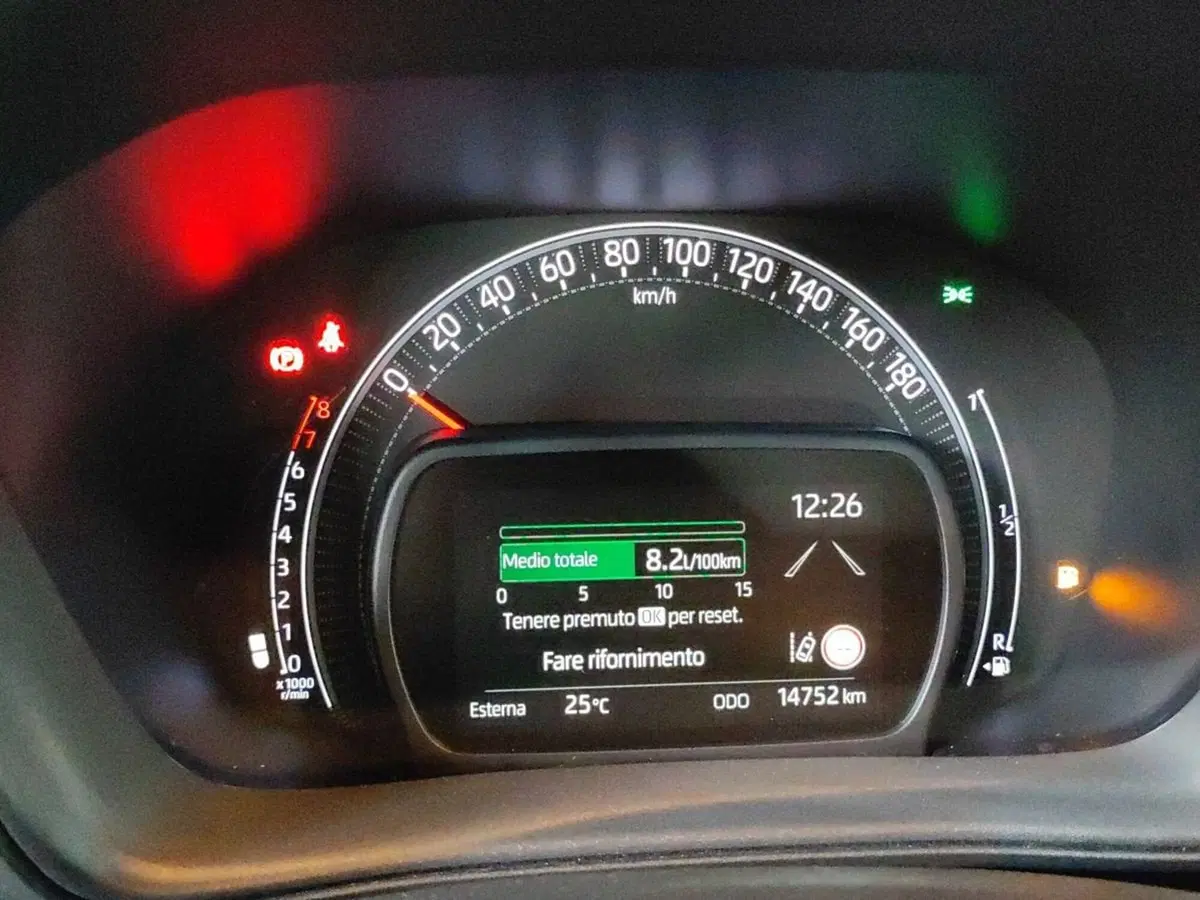 Toyota Aygo X usata a Milano (10)
